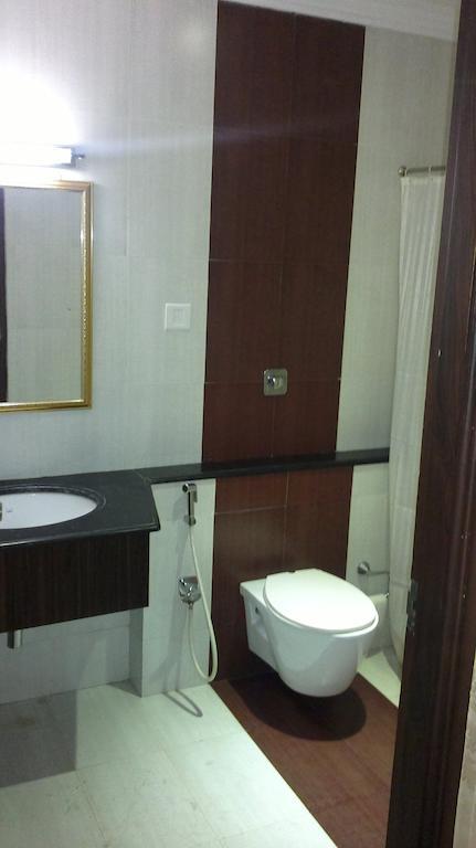 Hotel Sea Palace Kollam Exterior foto