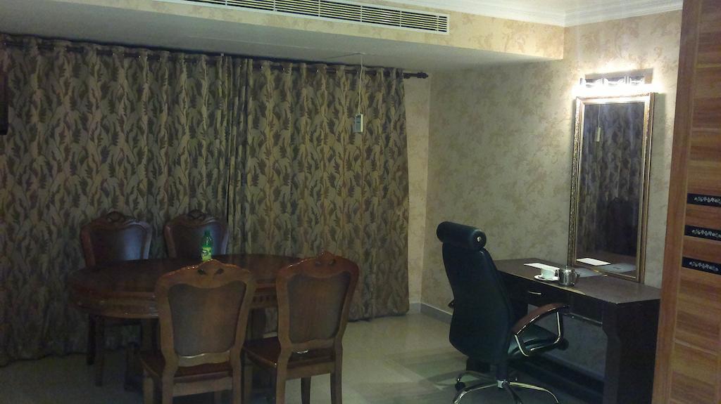 Hotel Sea Palace Kollam Exterior foto
