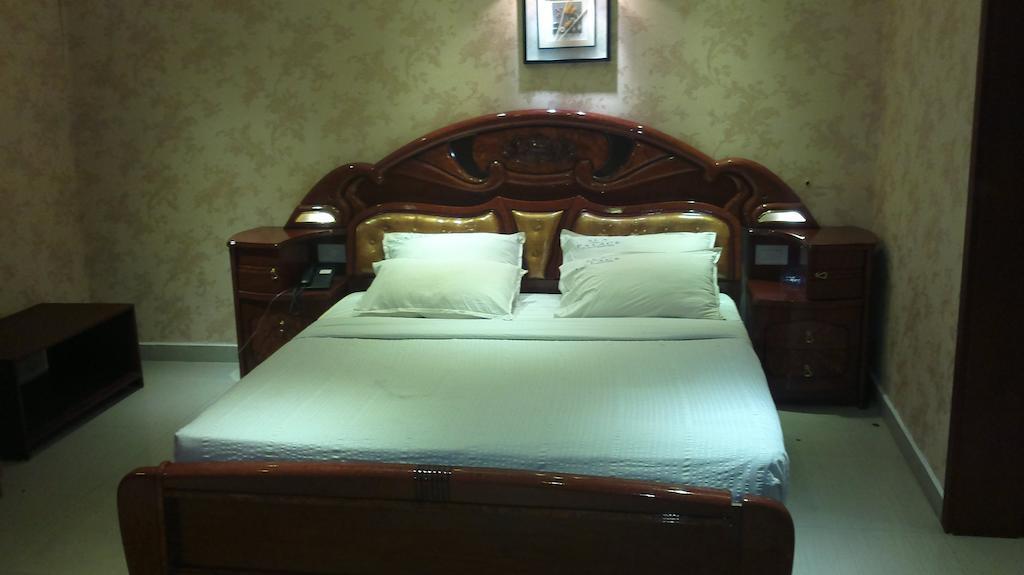 Hotel Sea Palace Kollam Zimmer foto